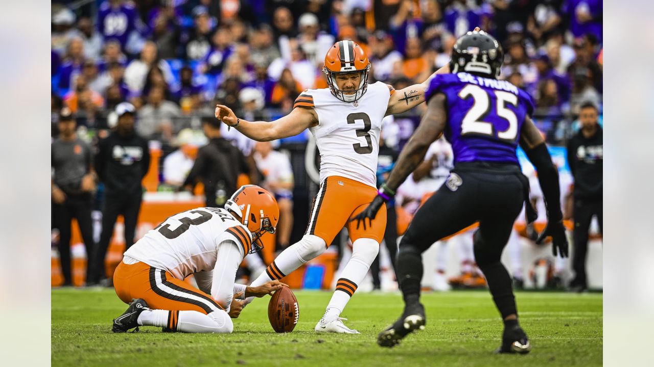 Ravens hold off Browns, 23-20, to improve to 4-3