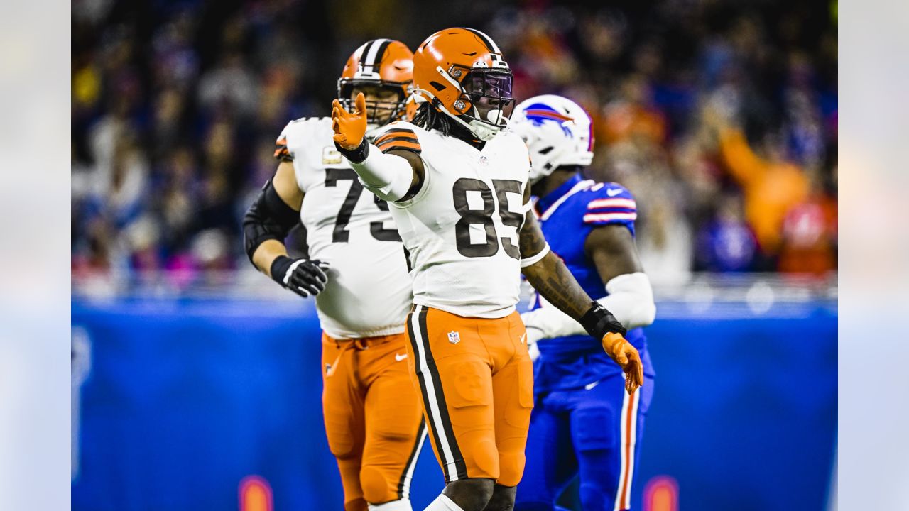 Photos: Week 11 - Browns at Bills Game Action