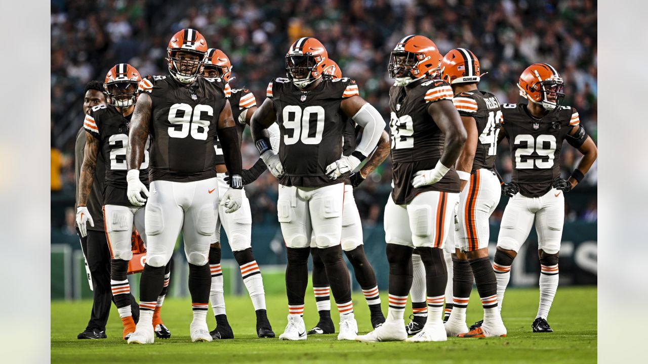 Browns settle for 18-18 tie with Eagles