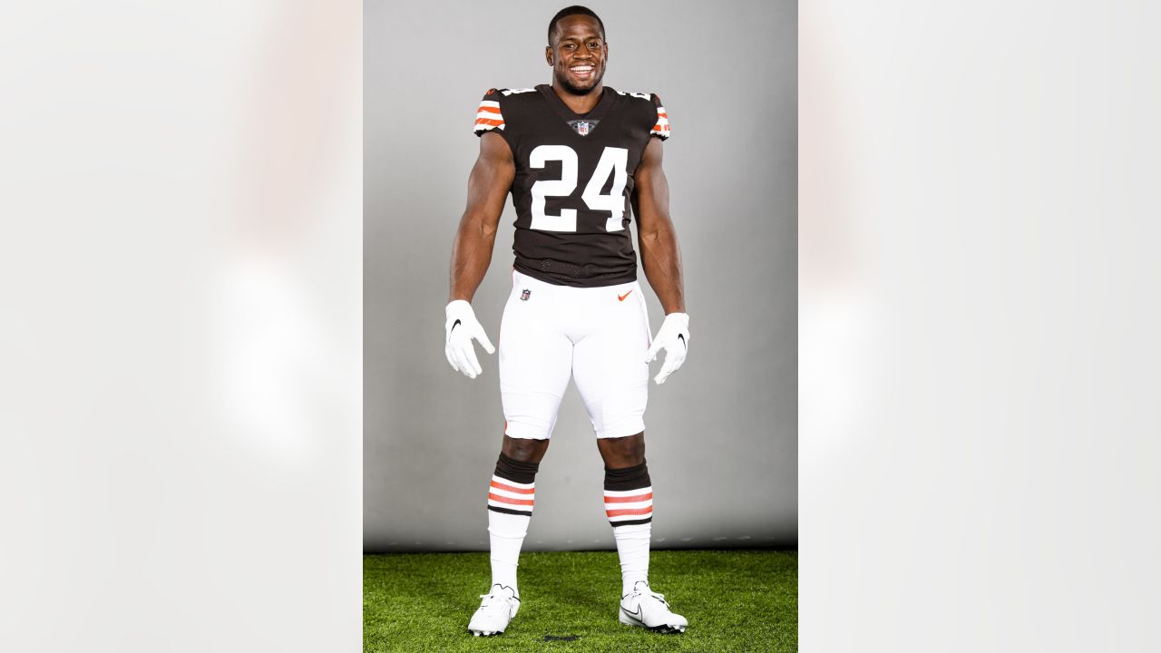 Nick Chubb, a 'pillar of the Browns organization,' rewarded with 3-year  extension