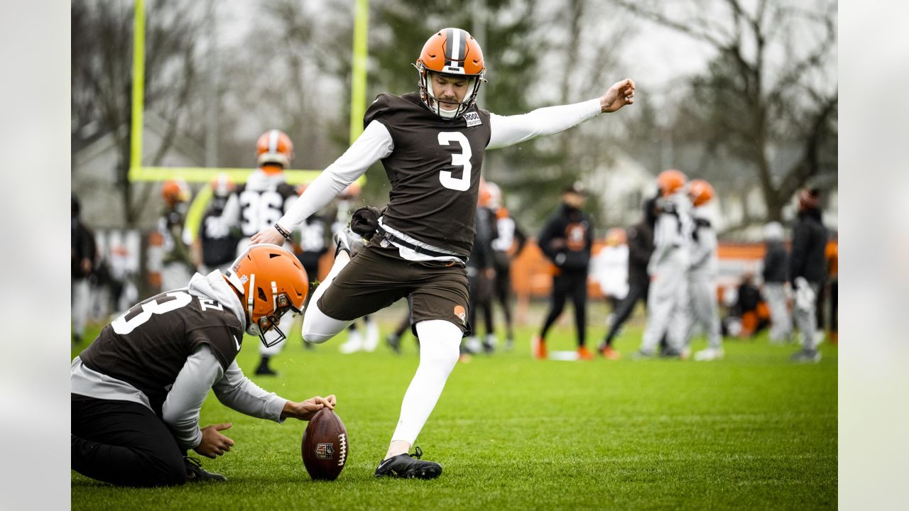 WATCH: Cleveland Browns kicker Cade York gets lesson in life in the NFL