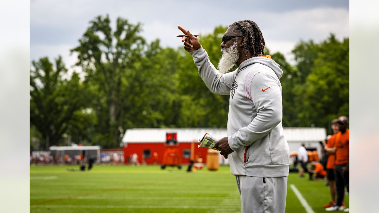 Cleveland Browns long snapper Charley Hughlett runs a drill during NFL  football training camp, Thursday, July 26, 2018, in Berea, Ohio. (AP  Photo/Tony Dejak Stock Photo - Alamy