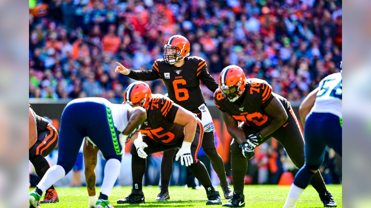 Cleveland Browns quarterback Baker Mayfield (6) looks to pass during an NFL  football game against the Seattle Seahawks, Sunday, Oct. 13, 2019, in  Cleveland. The Seahawks won 32-28. (AP Photo/David Richard Stock Photo -  Alamy