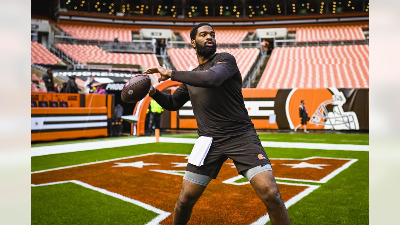 Photos: Week 12 - Buccaneers at Browns Pregame