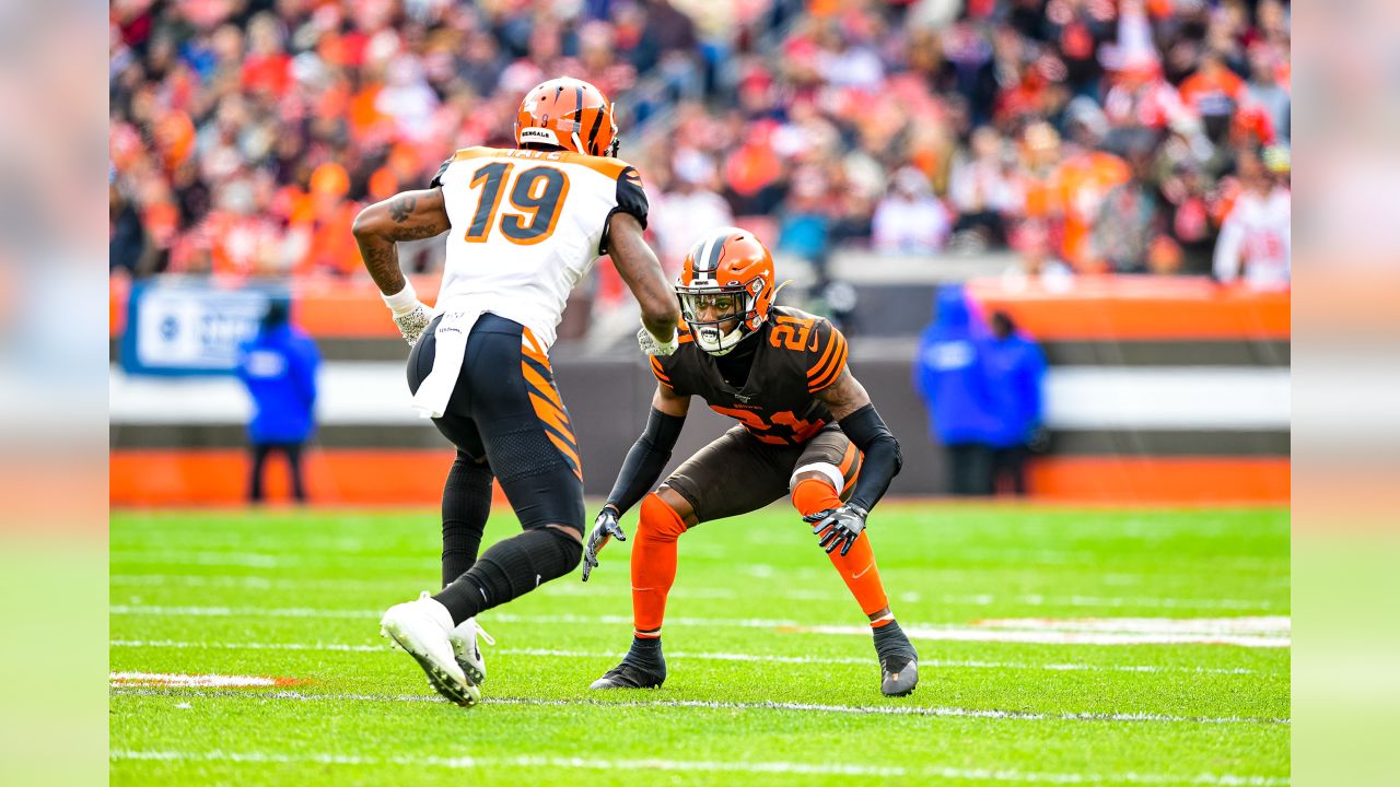 61 days till Cleveland Browns Week 1 = A 61 yard pick-6 by @denzelward  #dawgpound