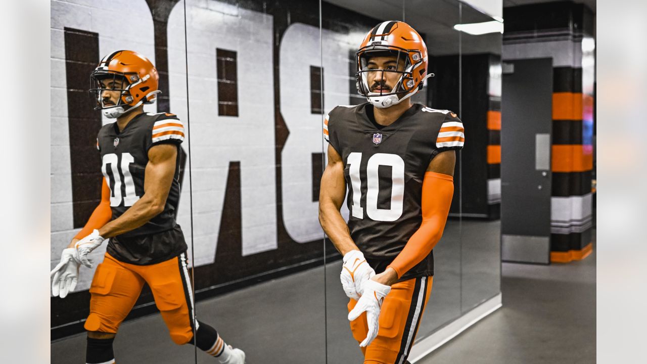 Bengals & Browns Fans Beef Over 'New' White Helmets For Cleveland