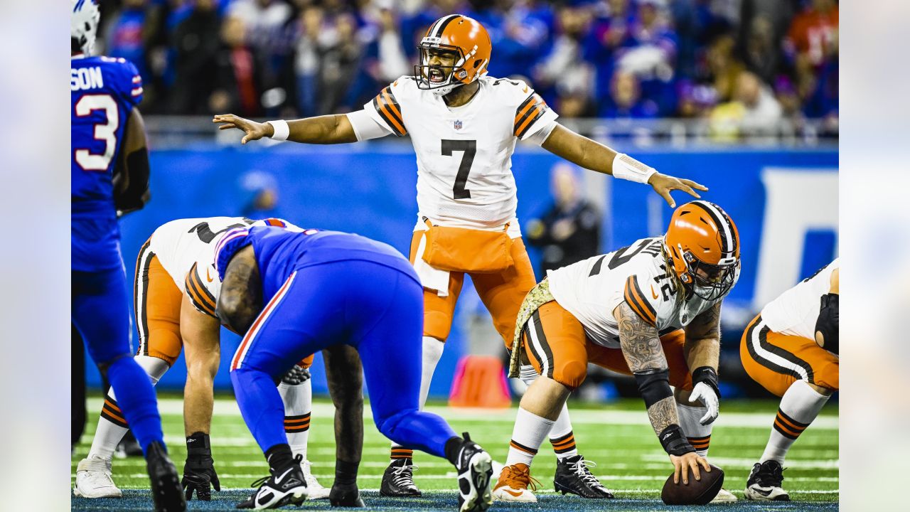 Browns squander too many opportunities, fall to Bills in Detroit