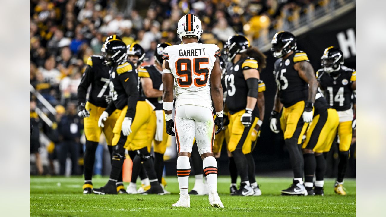 Cleveland Browns tight end Malik Smith participates in a drill during an NFL  football practice, Friday, May 13, 2022, in Berea, Ohio. (AP Photo/David  Dermer Stock Photo - Alamy