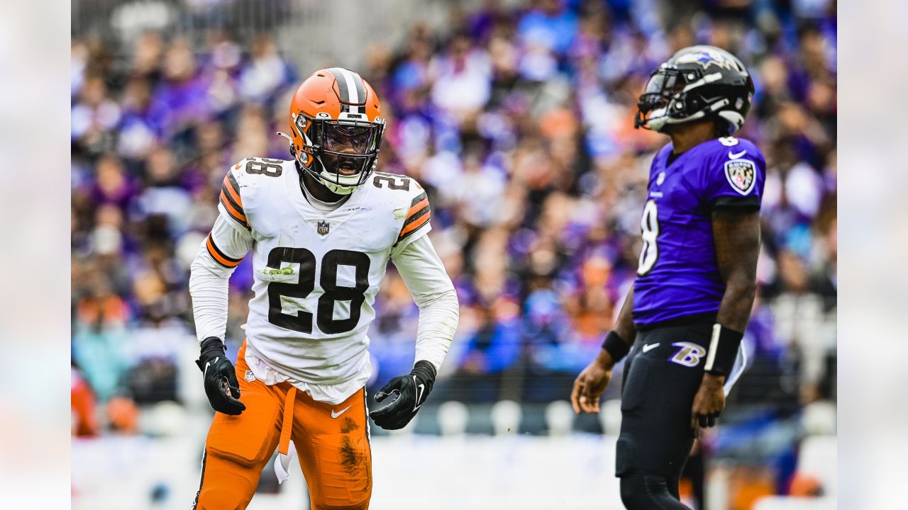 Browns place RB Kareem Hunt, LB Jeremiah Owusu-Koramoah on injured reserve  – The Denver Post