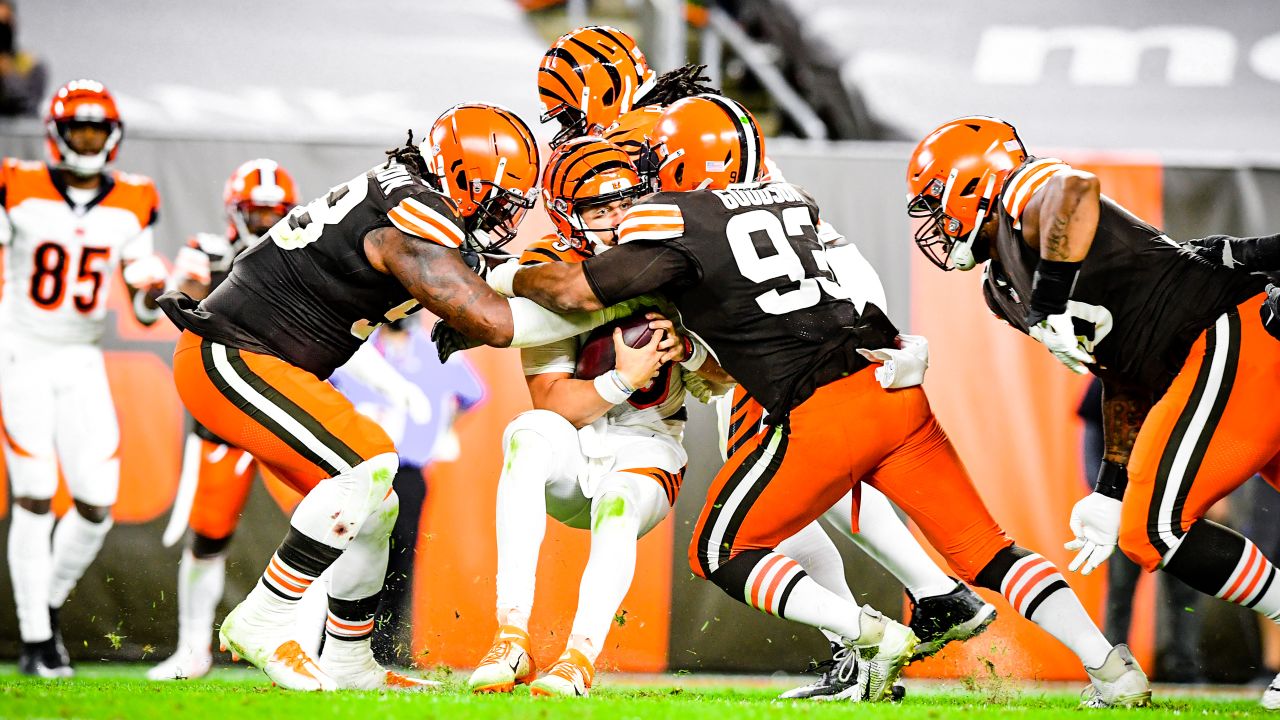 Browns haunt Bengals in blowout Halloween win, Nick Chubb tacks on