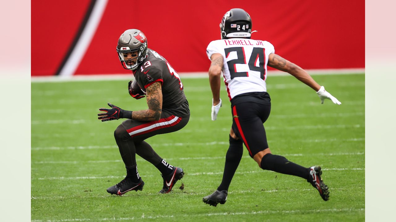 Bucs Defeat Atlanta Falcons 44-27 in Week 17