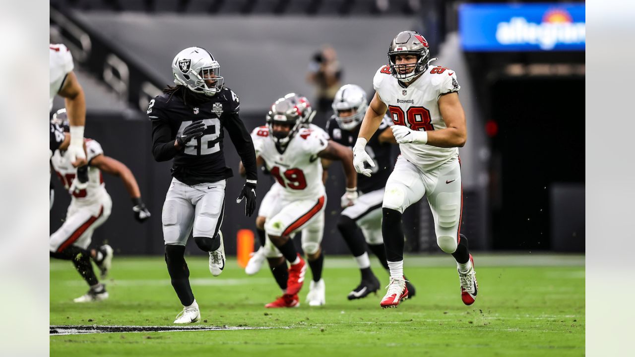 Tom Brady's 4 TD passes leads the Tampa Bay Buccaneers to a rout over the  Las Vegas Raiders: Recap, score, stats and more 