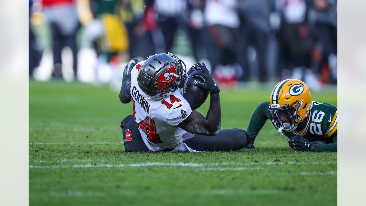 Tampa Bay Beats Green Bay 31-26 in NFC Title Game to Advance to Super Bowl  LV IN TAMPA