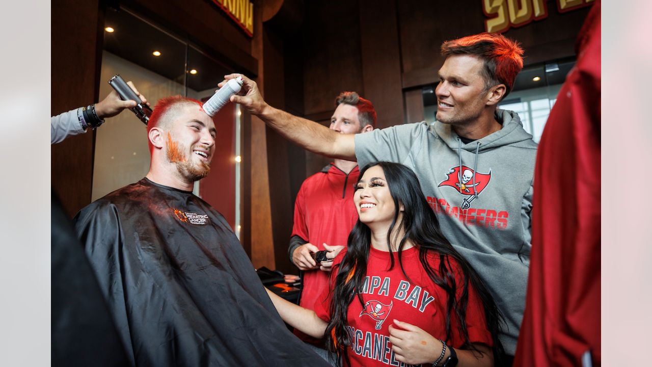 Tampa Bay Buccaneers: Bucs bring back Cut for the Cure