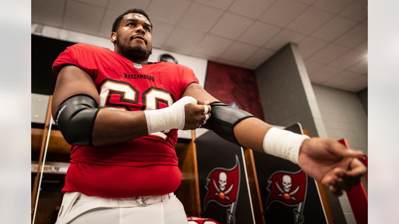 Tampa Bay Buccaneers linebacker Joe Tryon-Shoyinka (9) before an NFL  preseason football game against the Tennessee Titans Saturday, Aug. 21,  2021, in Tampa, Fla. (AP Photo/Mark LoMoglio Stock Photo - Alamy