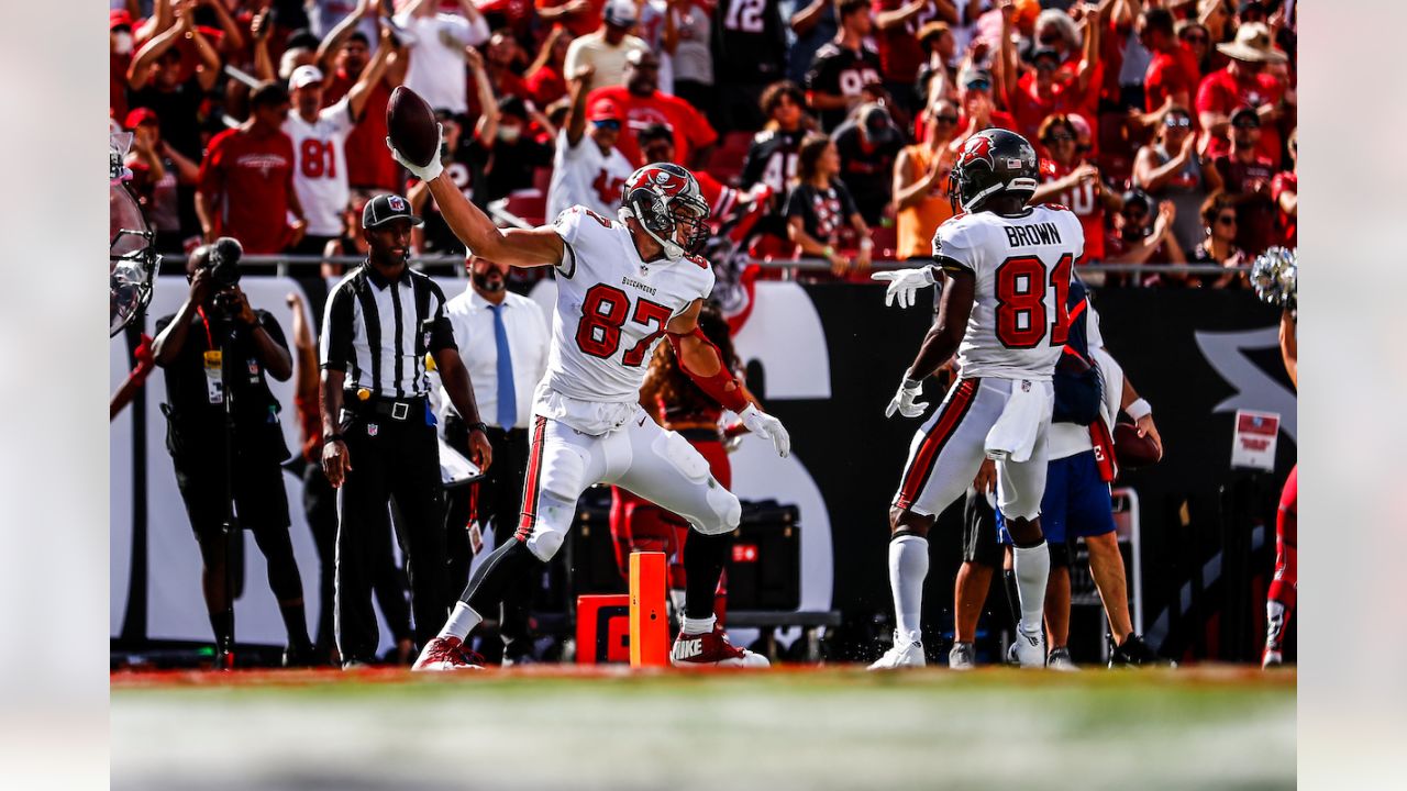 Bucs 48, Falcons 25: Tom Brady, Mike Edwards spark Tampa Bay's big win