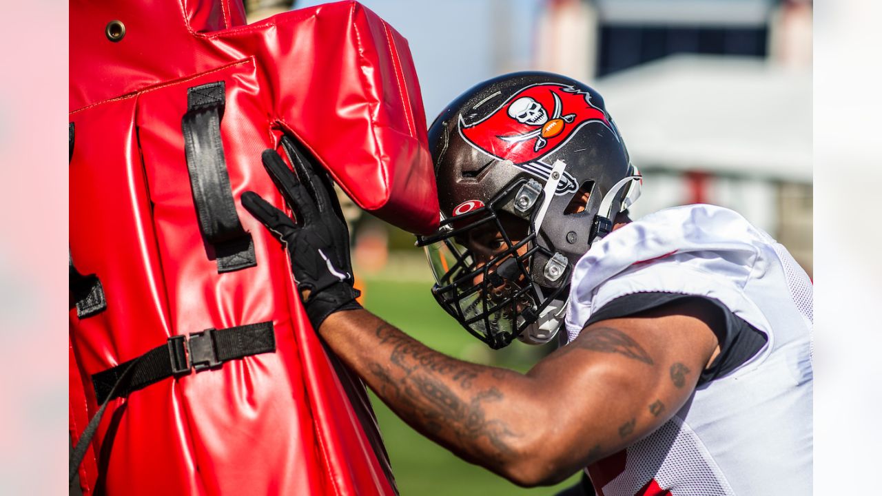 The Buccaneers' Super Bowl rings are comically large and extremely gaudy