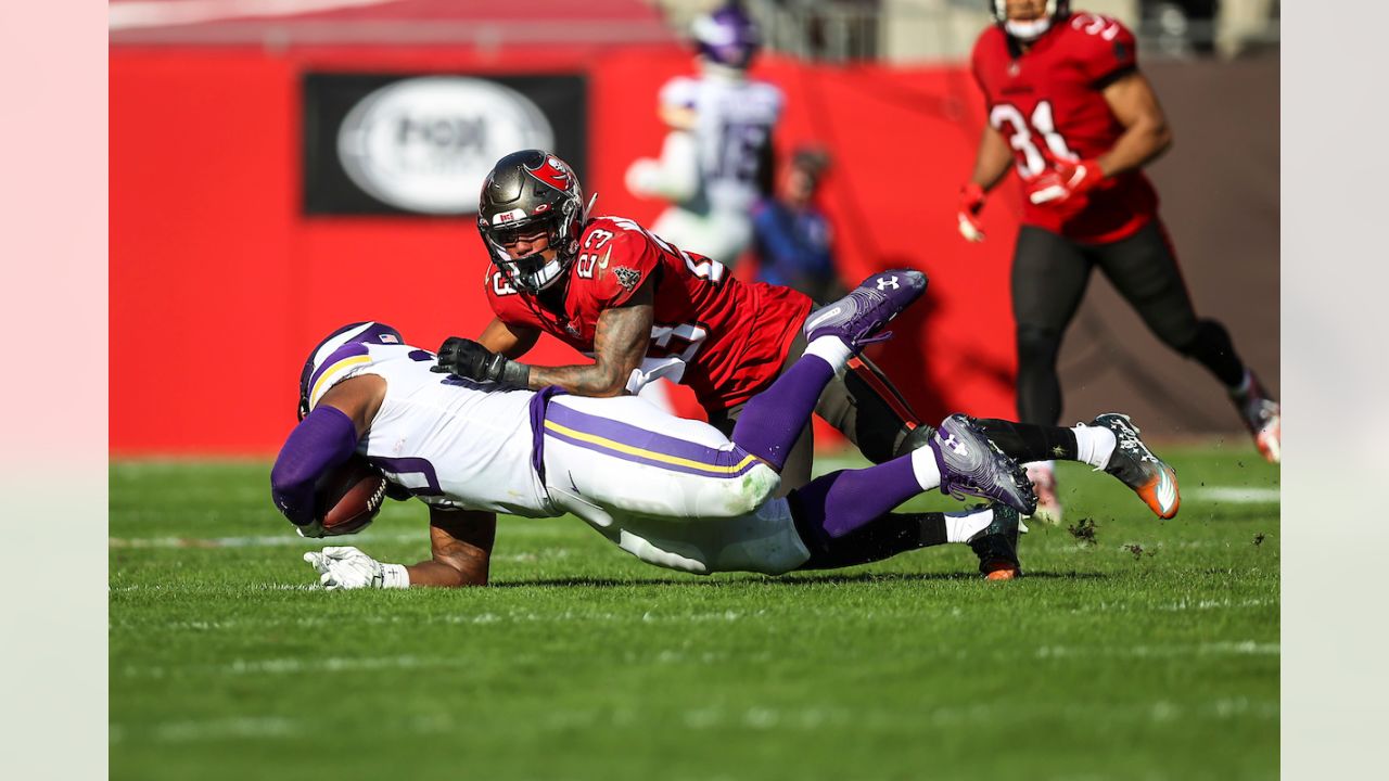 Minnesota Vikings' late-game luck runs out vs. Bucs, lose 20-17