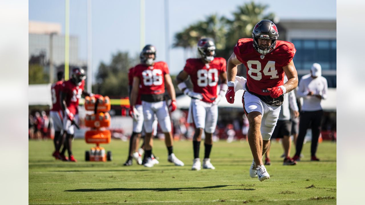 Tennessee Titans, Tampa Bay Buccaneers conclude practices with a fight