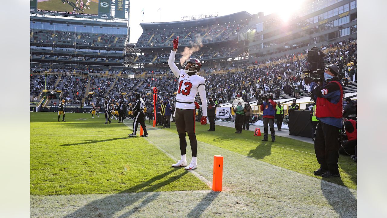 Bucs Hold Off Packers, Earn Historic Super Bowl Berth In Their Home Stadium