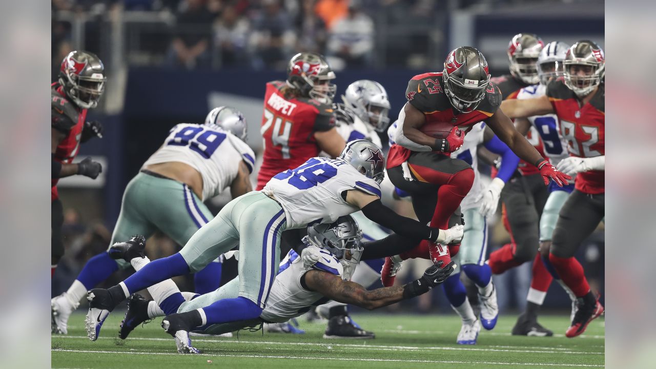 Bucs vs. Cowboys live blog: Tampa Bay fumbles away game, 27-20