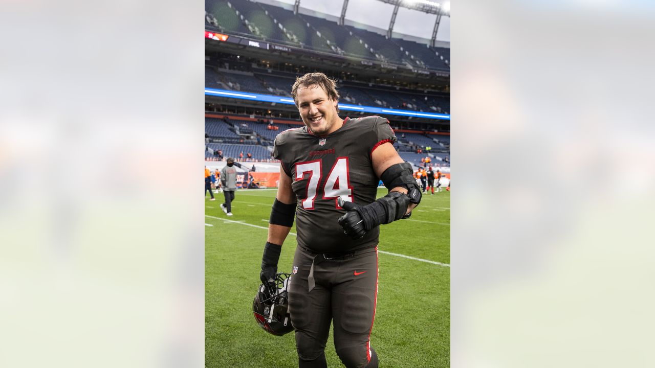 Tampa Bay Buccaneers guard Ali Marpet (74) runs onto the field during a NFL  divisional playoff football game between the Los Angeles Rams and Tampa Bay  Buccaneers, Sunday, January 23, 2022 in