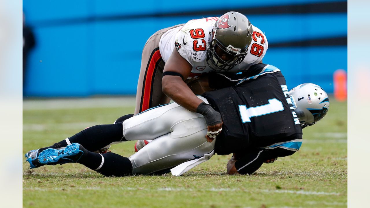 Raiders' Gerald McCoy gets back jersey No. 93