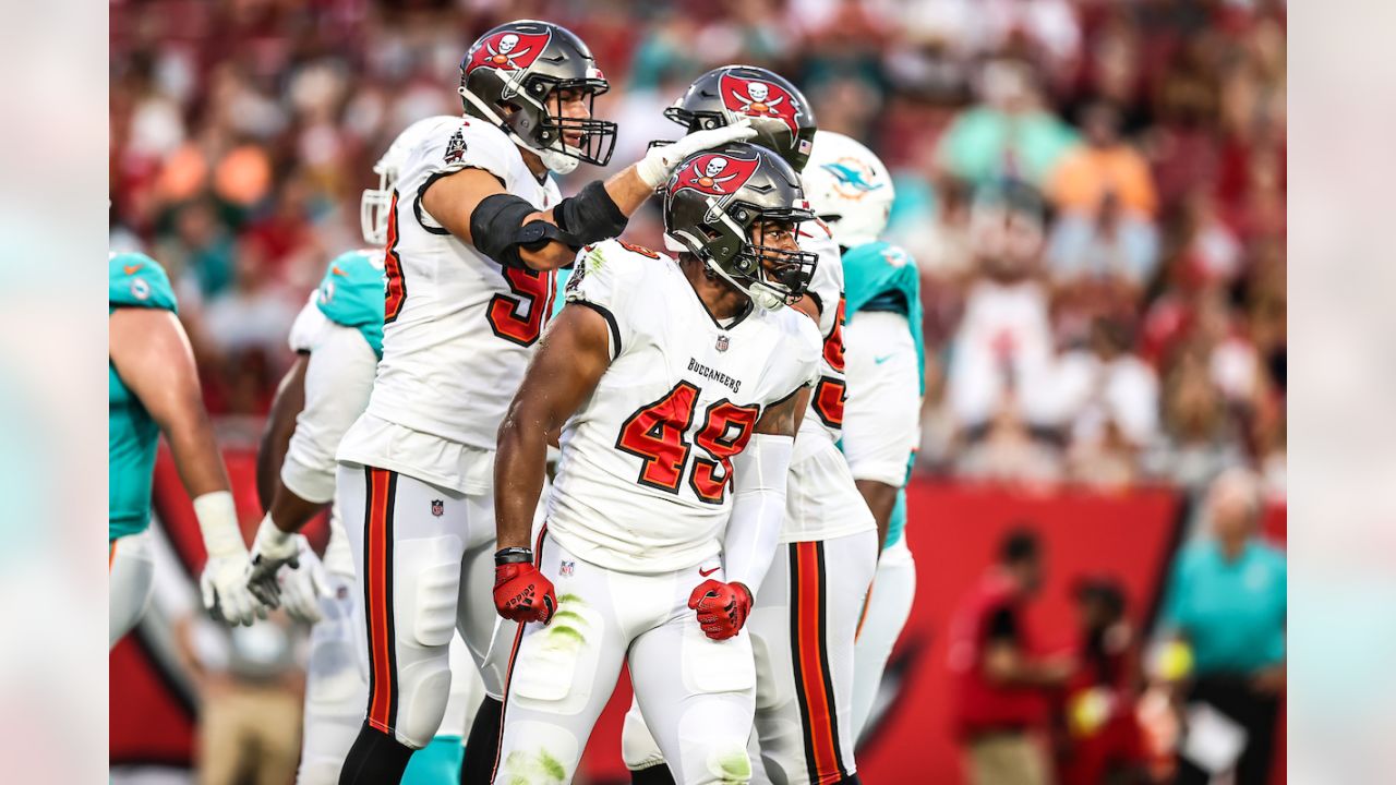 Photo: Miami Dolphins vs Tampa Bay Buccaneers in Tampa