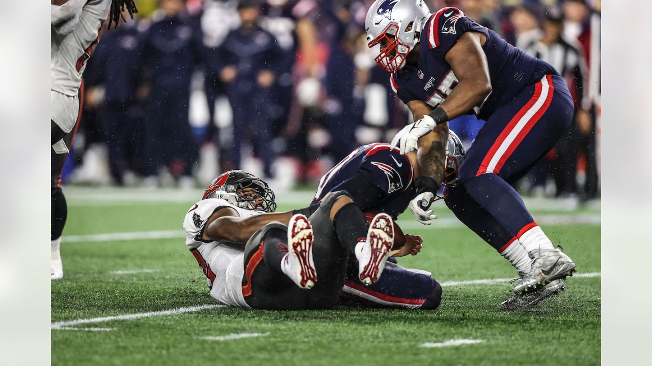 Patriots hold off Bucs for 19-14 victory on Thursday Night Football