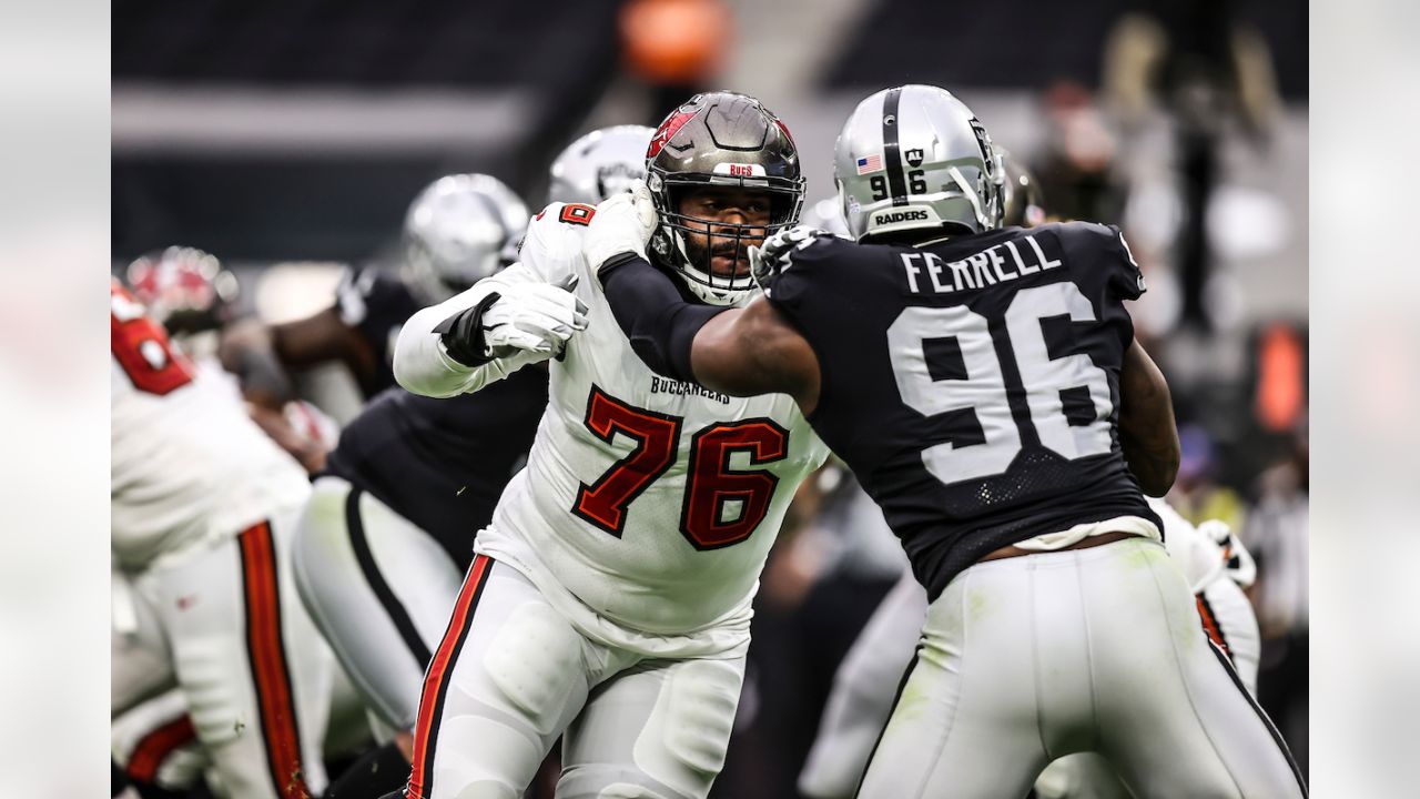 raiders and buccaneers game