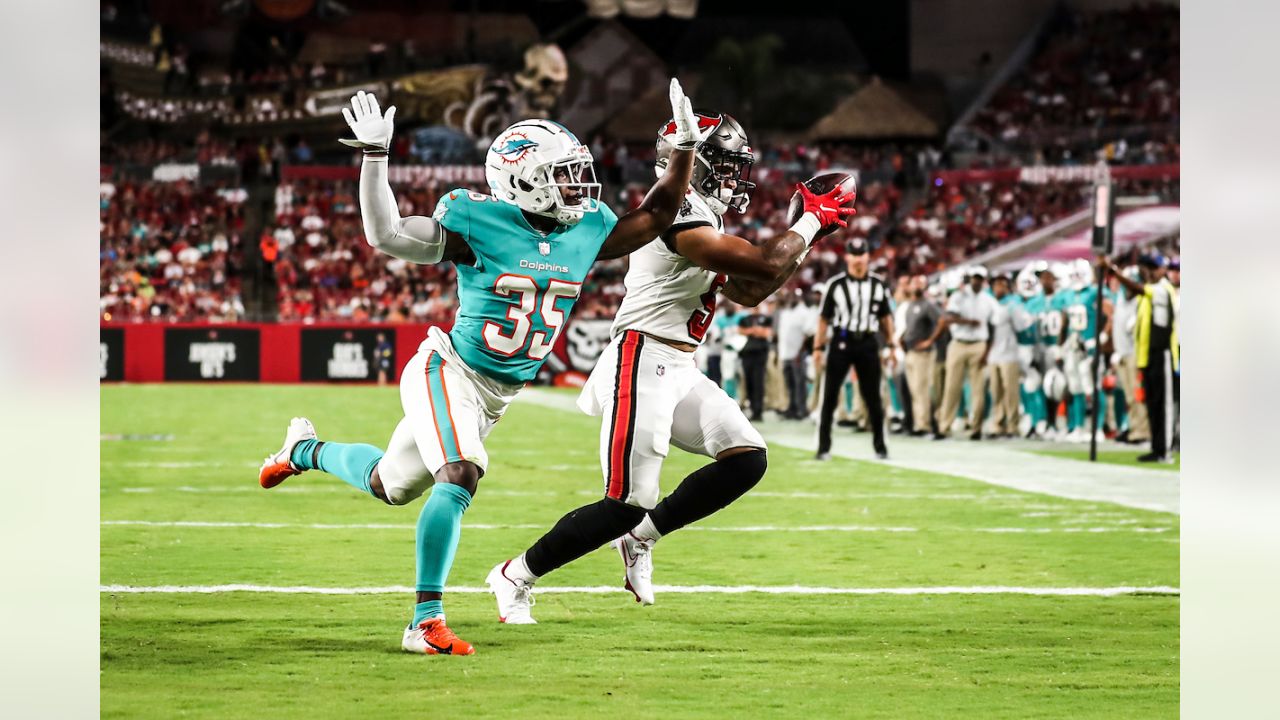 Miami Dolphins linebacker Darius Hodge (41) fakes a blitz before dropping  back in coverage during an NFL football game against the Tampa Bay  Buccaneers, Saturday, Aug. 13, 2022 in Tampa, Fla. The