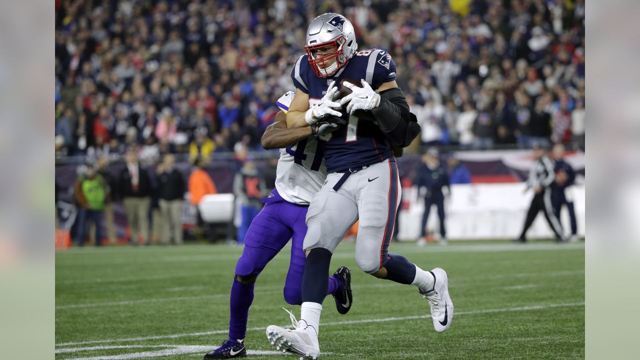 A softer of the NFL: Patriots tight end Rob Gronkowski poses with adorable  kittens - ABC7 New York