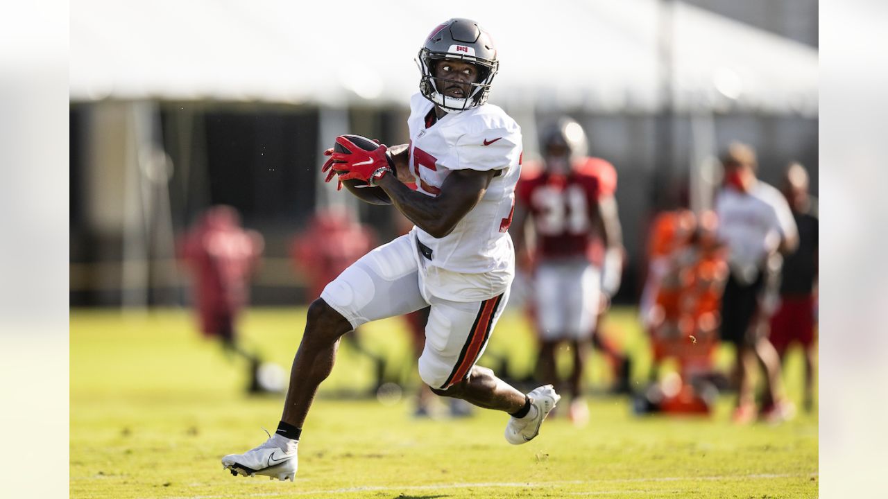 Bucs Camp Insider 7-30: Mike Evans, Chris Godwin Dominate