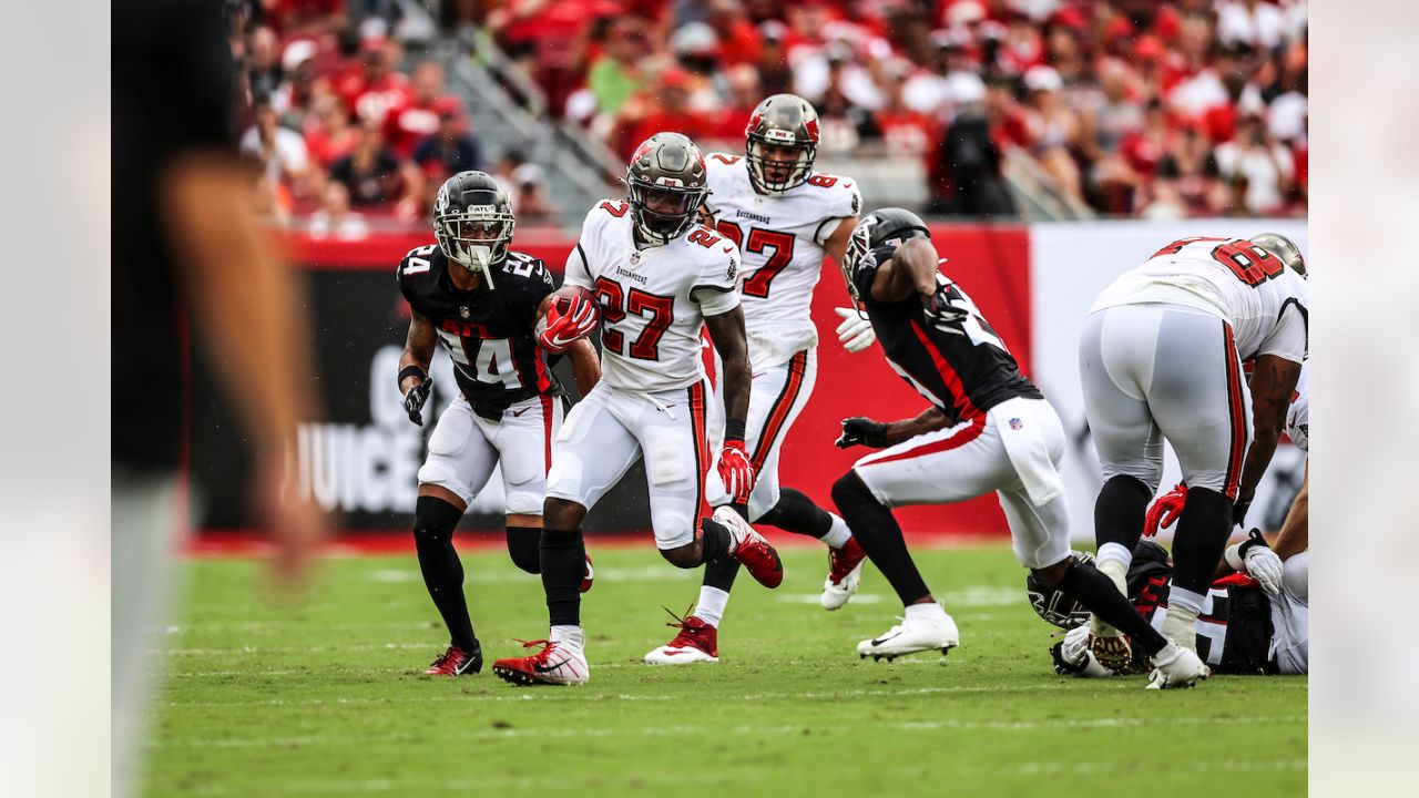 Buccaneers crush the Falcons in a 48-25 victory - ESPN 98.1 FM