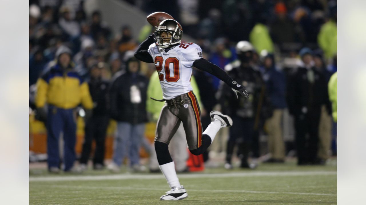 Hall of Fame Nominee Ronde Barber: Corner Back, Tampa Bay Buccaneers -  Ninety-Nine Yards: American Football