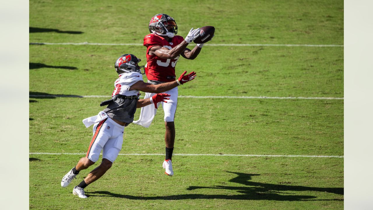 Bucs Camp Insider 7-30: Mike Evans, Chris Godwin Dominate