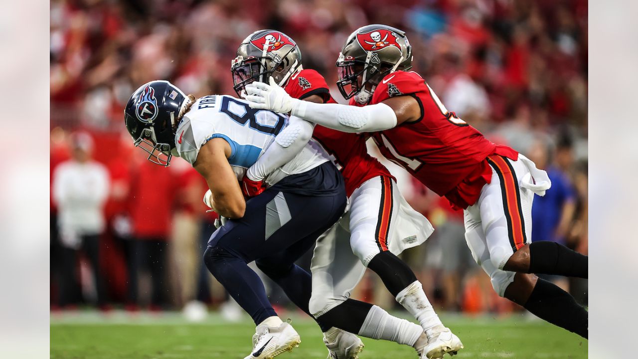 Titans preseason vs Bucs 2009, gravescout