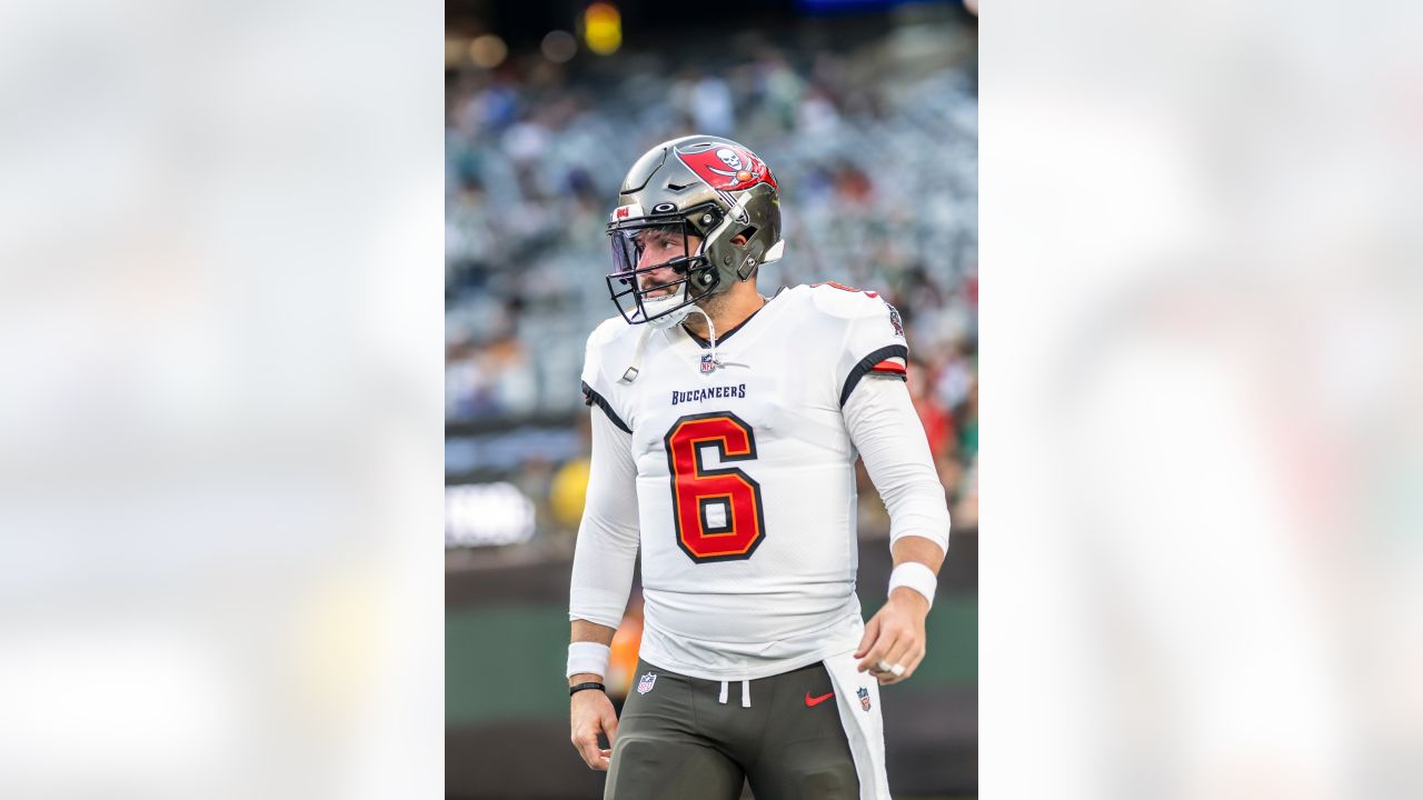 TAMPA, FL - DECEMBER 05: Tampa Bay Buccaneers Offensive Guard Nick Leverett  (60) smiles before the