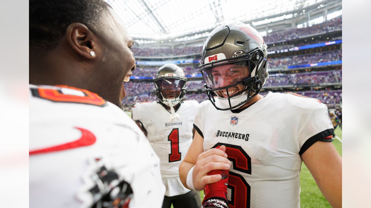 Buccaneers top Vikings 20-17 as Baker Mayfield finishes strong in his debut  – KGET 17