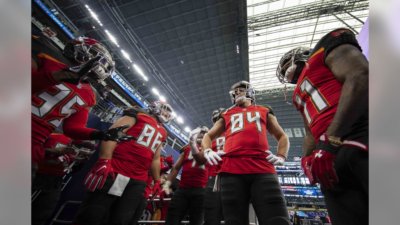 Arlington, Texas, USA. 29th Aug, 2019. Tampa Bay Buccaneers quarterback  Ryan Griffin (4) in action during the pre-season game between the Tampa Bay  Buccaneers and the Dallas Cowboys at the AT &