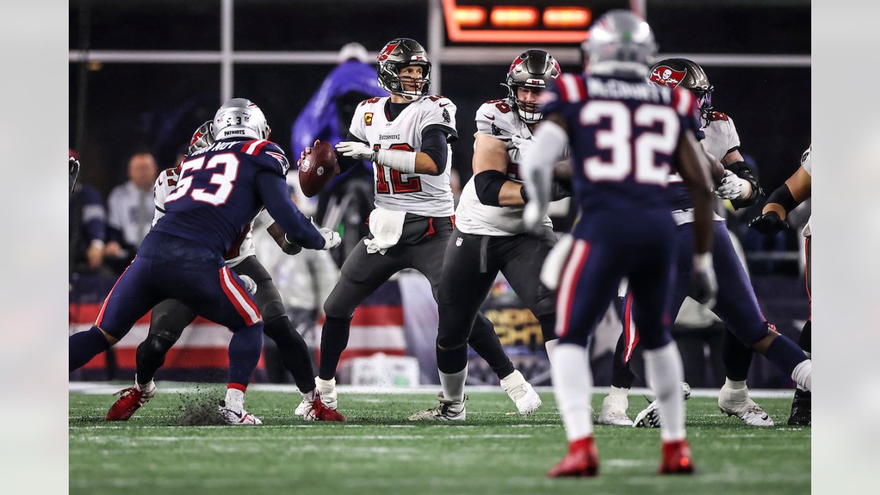 Patriots hold off Bucs for 19-14 victory on Thursday Night Football