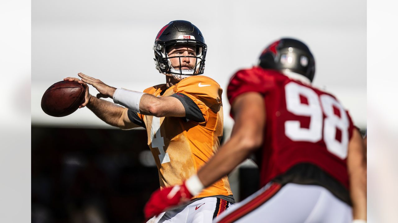 Mike Evans Shows Off His New Whip at Bucs Training Camp : r/buccaneers