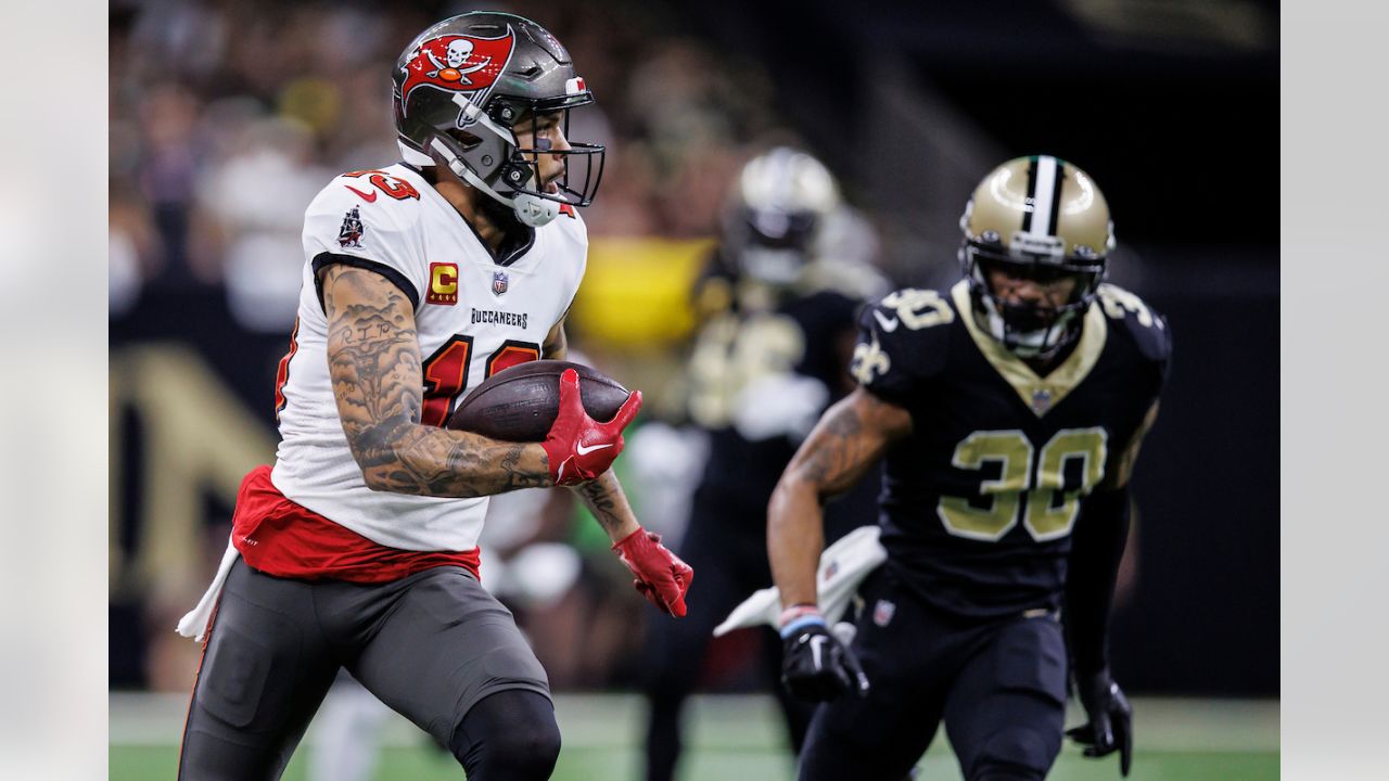 Tampa Bay Buccaneers vs New Orleans Saints - September 18, 2022