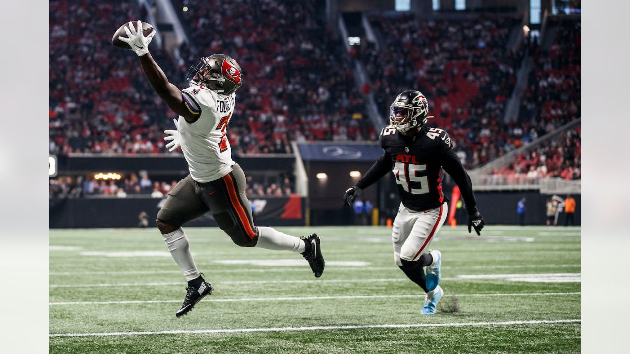 Buccaneers vs. Panthers: Tampa gets late miracle cover on Leonard Fournette  touchdown run - DraftKings Network