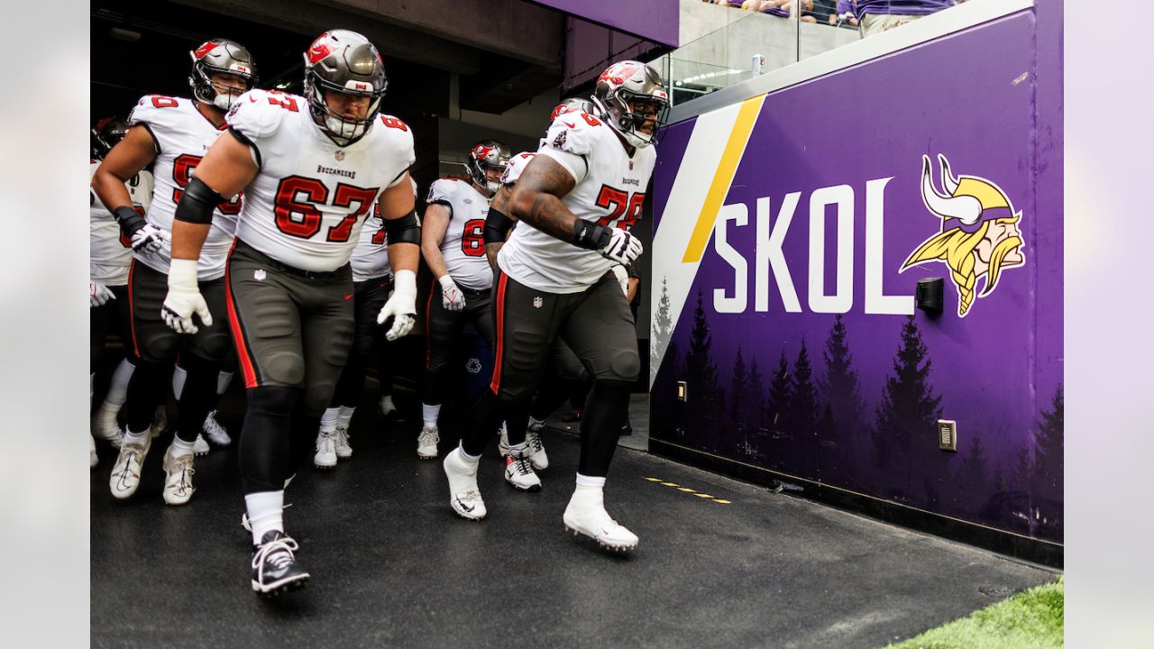 Tampa Bay Buccaneers linebacker Lavonte David (54) in action against the  Minnesota Vikings during the first half of an NFL football game Sunday,  Sept. 9, 2023 in Minneapolis. (AP Photo/Stacy Bengs Stock