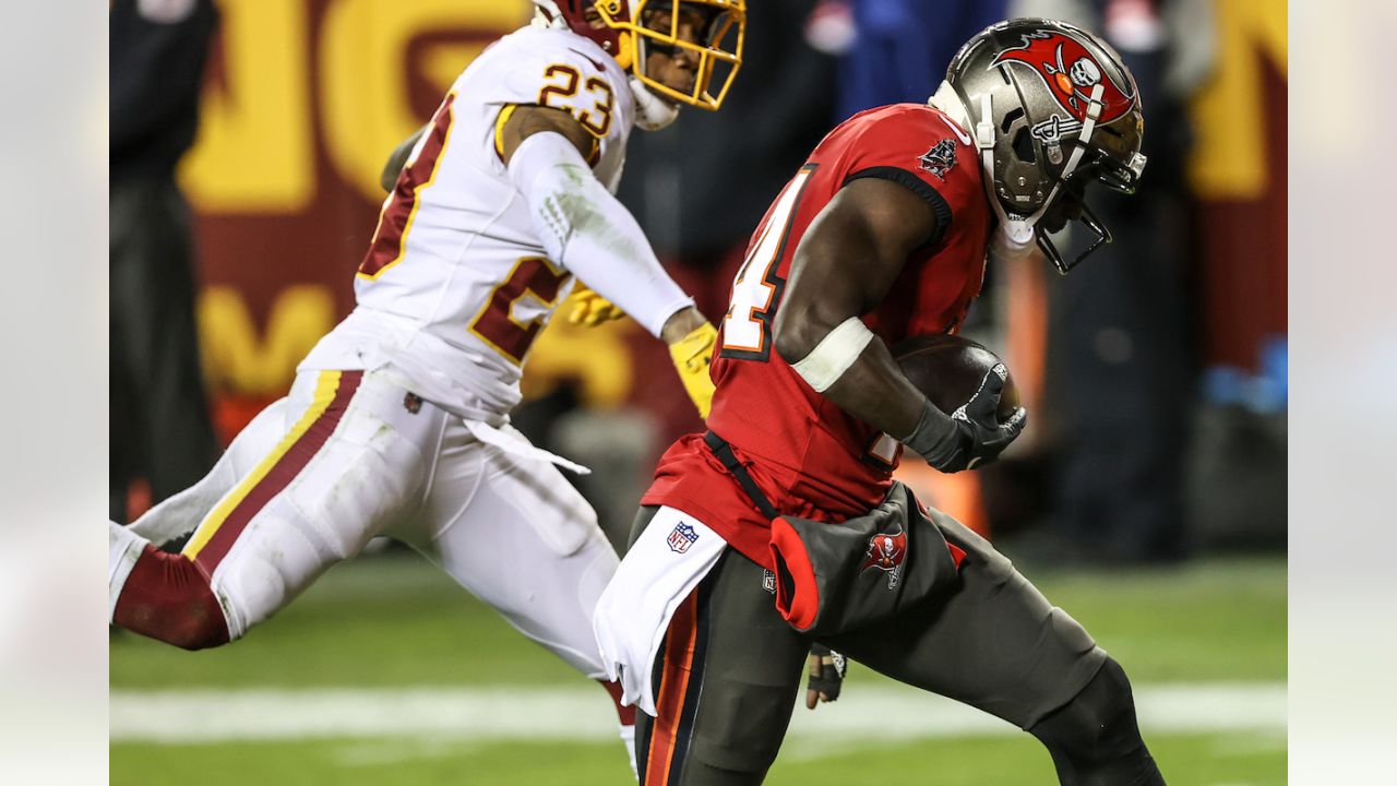 Antonio Brown repays the Buccaneers' faith, scores first TD of wild-card  game vs. Washington