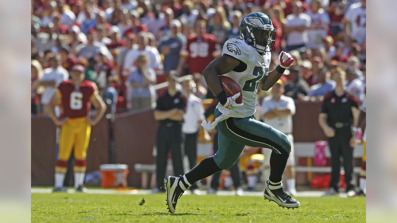 Tampa Bay Buccaneers running back LeSean McCoy drops would-be deep