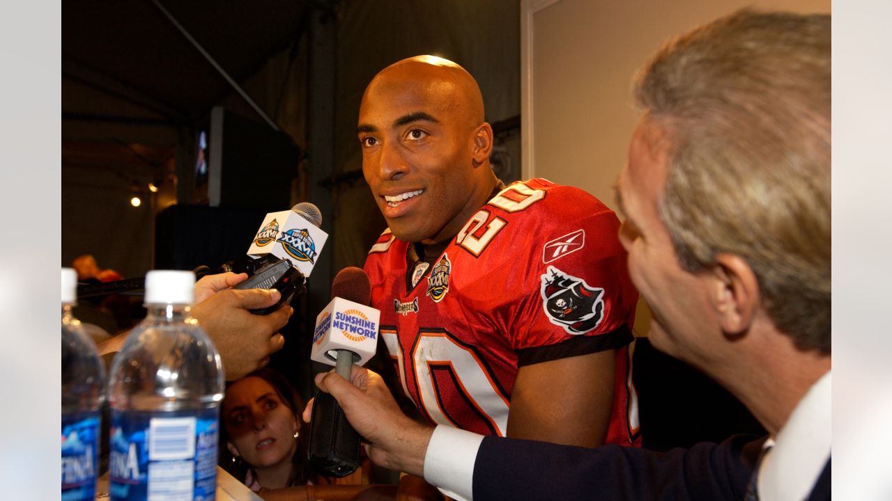 26 Jan 2003: Keyshawn Johnson of the Tampa Bay Buccaneers celebrates after  the Bucs 48-21 victory over the Oakland Raiders in Super Bowl XXXVII at  Qualcomm Stadium in San Diego, CA. (Icon