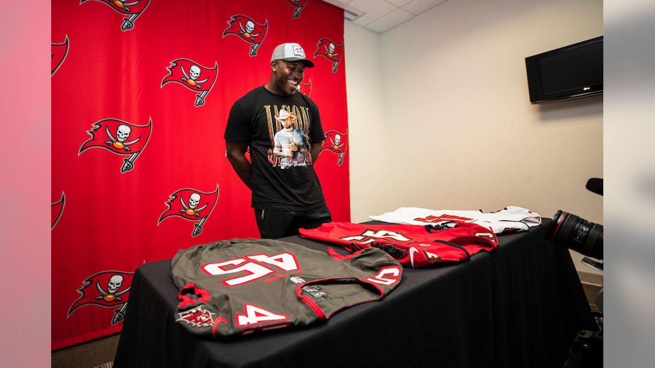 Tino's Jersey Reviews: Tampa Bay Buccaneers — The Hofstra Chronicle