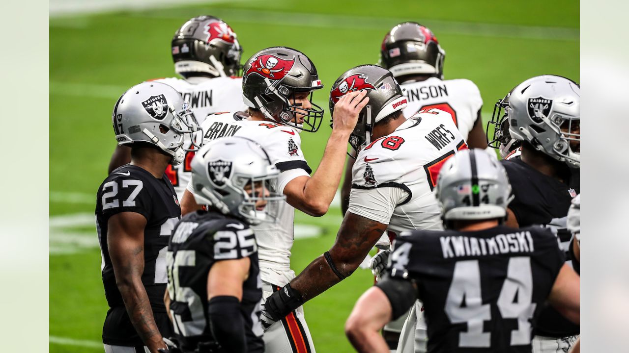 Rapid Reaction: Buccaneers 45, Raiders 20